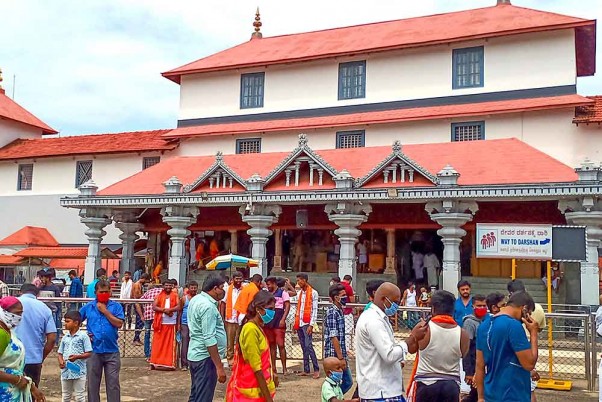 दक्षिणा कन्नड़ जिले में लॉकडाउन के दौरान धार्मिक स्थलों को खोलने की अनुमति देने के बाद जनता के लिए खुला धर्मशाला मंदिर