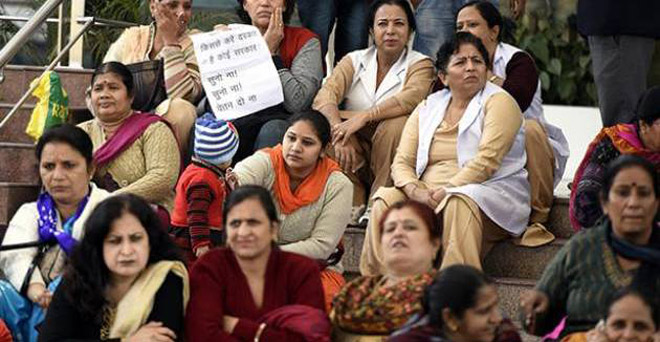 दिल्‍ली : वेतन बढ़ोत्‍तरी की मांग, 40 अस्‍पतालों की 50 हजार नर्सें हड़ताल पर
