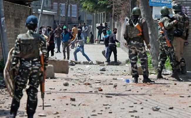 श्रीनगर उपचुनाव: भारी हिंसा में 8 की मौत, मतदान सिर्फ 7.14 फीसदी