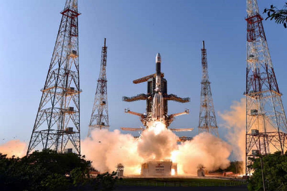'गगनयान' प्रोजेक्ट को मोदी कैबिनेट की मंजूरी, 7 दिन के लिए अंतरिक्ष में भेजे जाएंगे तीन भारतीय