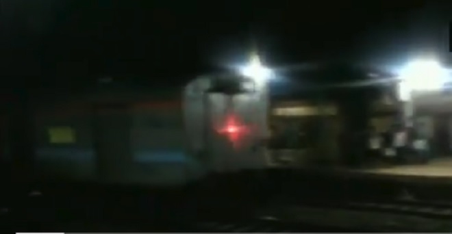 VIDEO: बिना इंजन के 10 किलोमीटर तक दौड़ी ट्रेन, बड़ा हादसा टला