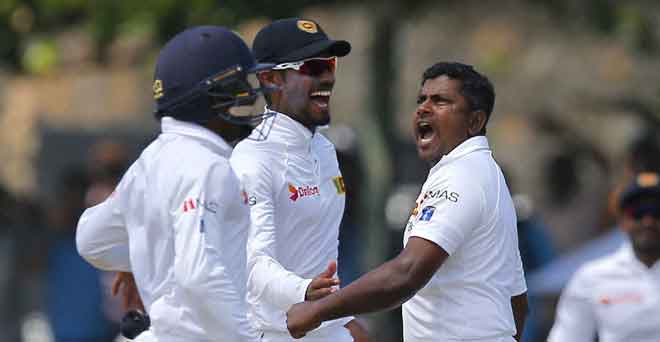 हेराथ की हैट्रिक के बाद श्रीलंका सीरीज में जीत की ओर