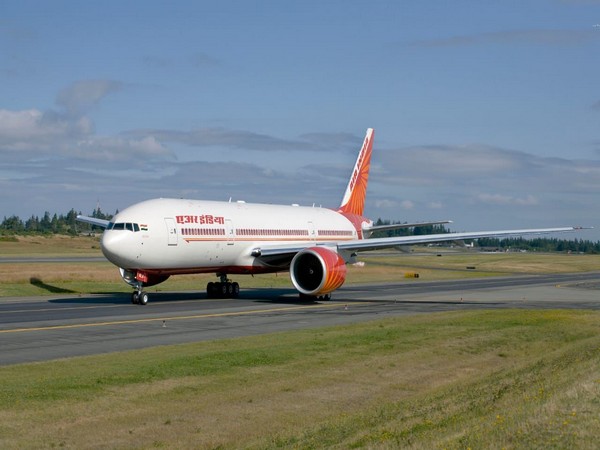 पेशाब कांड में बड़ा ऐक्शन- एयर इंडिया पर 30 लाख का फाइन, पायलट का लाइसेंस सस्पेंड