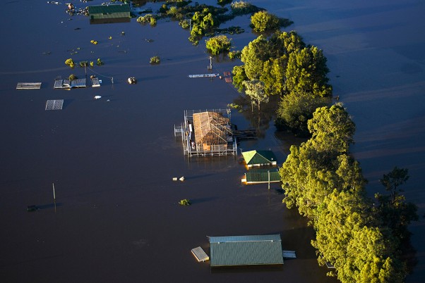 ऑस्ट्रोलिया में बाढ़ से प्रभावित 18,000 निवासियों को पहुंचाया गया सुरक्षित स्थान