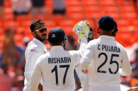 इंडिया vs इंग्लैंड चौथा टेस्ट मैच, तीसरा दिन: इंग्लैंड 8 विकेट पर 130 रन,  अक्षर ने लिए 5 विकेट