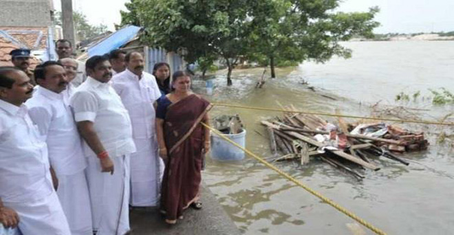 तमिलनाडु : मुख्यमंत्री ने बाढ़ग्रस्त क्षेत्रों का दौरा किया, फसलों के नुकसान का मुआवजा देने का आश्वासन
