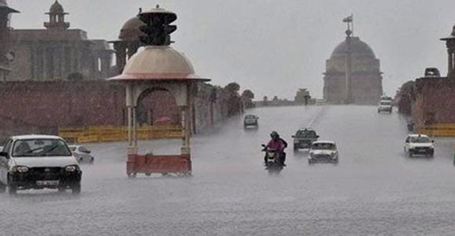 दिल्ली-एनसीआर में झमाझम बारिश से हाल बेहाल, जाम में फिर फंसे केरी