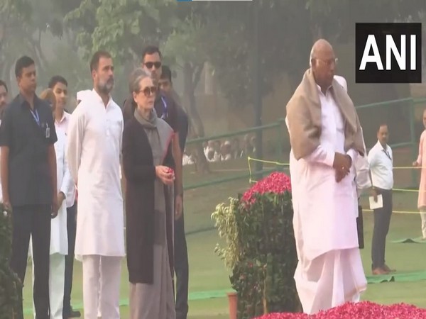 सोनिया गांधी, खड़गे और राहुल ने इंदिरा की पुण्यतिथि पर उन्हें श्रद्धांजलि अर्पित की