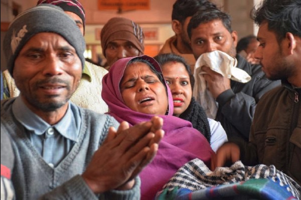 यूपी-उत्तराखंड में जहरीली शराब से मरने वालों की संख्या 70 पहुंची, कांग्रेस ने भाजपा सरकार को ठहराया जिम्मेदार