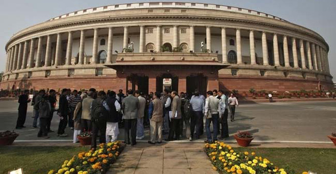 संसद सत्र : मंत्रियों-सांसदों को छोड़ किसी और का इंटरव्यू नहीं ले पाएंगे पत्रकार