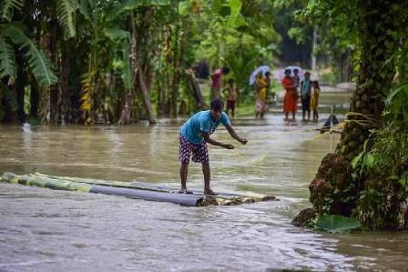 असम में बाढ़ ने मचाई तबाही, अब तक 24 लोगों की गई जान, 22 जिलों के 7.2 लाख से ज्यादा लोग प्रभावित
