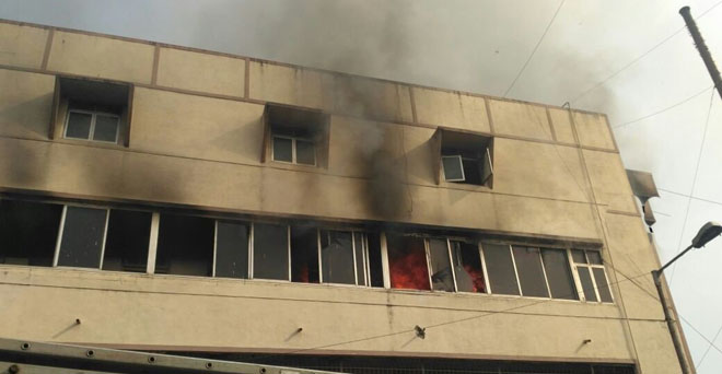 महाराष्ट्र: थाणे की रिहायशी इमारत में लगी आग, कई लोग फंसे