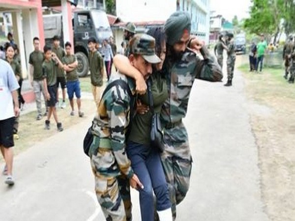 हिंसाग्रस्त मणिपुर में स्थिति में सुधार, 11 जिलों में कर्फ्यू में छूट, हिंसा में हुई थी 60 लोगों की मौत