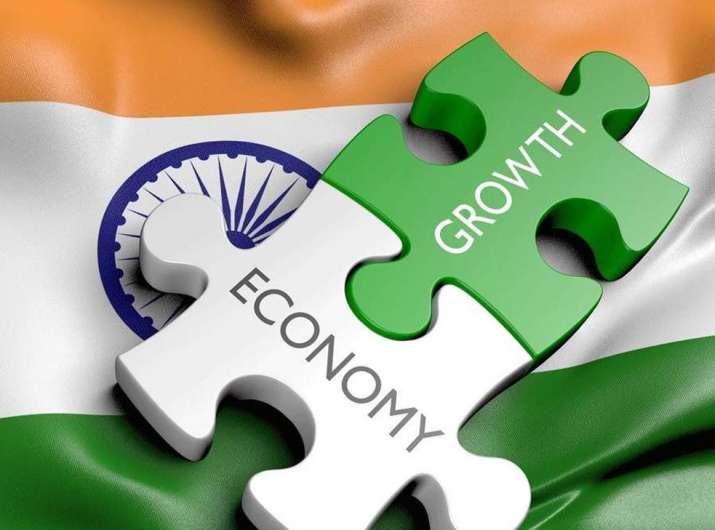 अर्थव्यवस्था पर कोविड-19 की मार, फिच ने 8 साल बाद भारत का आउटलुक निगेटिव किया