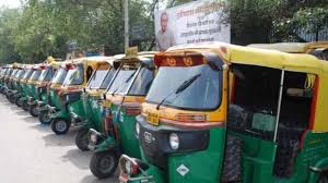 ऑटो रिक्शा का किराया बढ़ाने के दिल्ली सरकार के फैसले पर हाई कोर्ट ने लगाई रोक