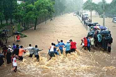 केंद्रीय जल आयोग ने देश के कुछ हिस्‍सों में बाढ़ को लेकर जारी किया पूर्वानुमान