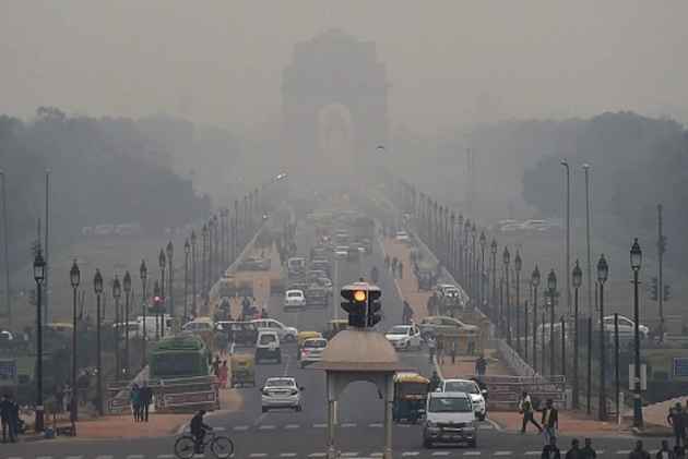 राजधानी दिल्ली में वायु गुणवत्ता अब भी ‘खराब’ श्रेणी में, जानें आज का एक्यूआई