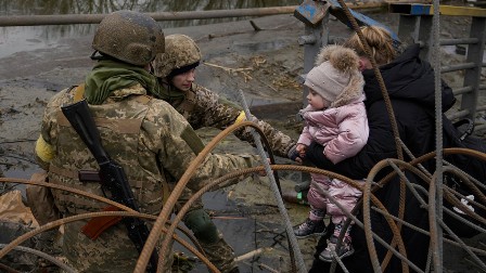 यूक्रेन-रूस युद्ध: मारियुपोल मेयर का चौंकाने वाला बयान, कहा- रूसी हमले में शहर में मृतकों का आंकड़ा हो सकता है 20 हजार के पार