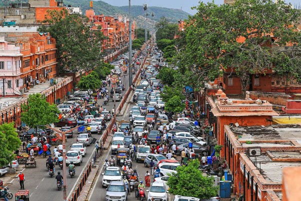 जयपुर में लॉकडाउन खुलने के बाद जौहरी बाजार में ट्रैफिक जाम