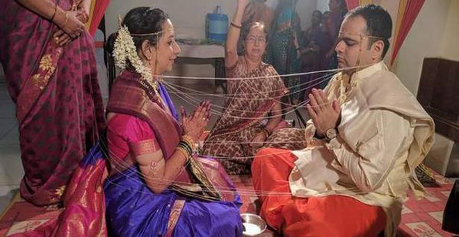 एक हिंदू शादी जिसमें न कन्यादान न पुरुष पंडित