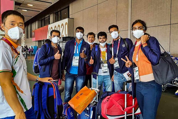 टोक्यो 2020 ओलंपिक के लिए ओलंपिक विलेज रवाना हुई भारतीय बैडमिंटन टीम