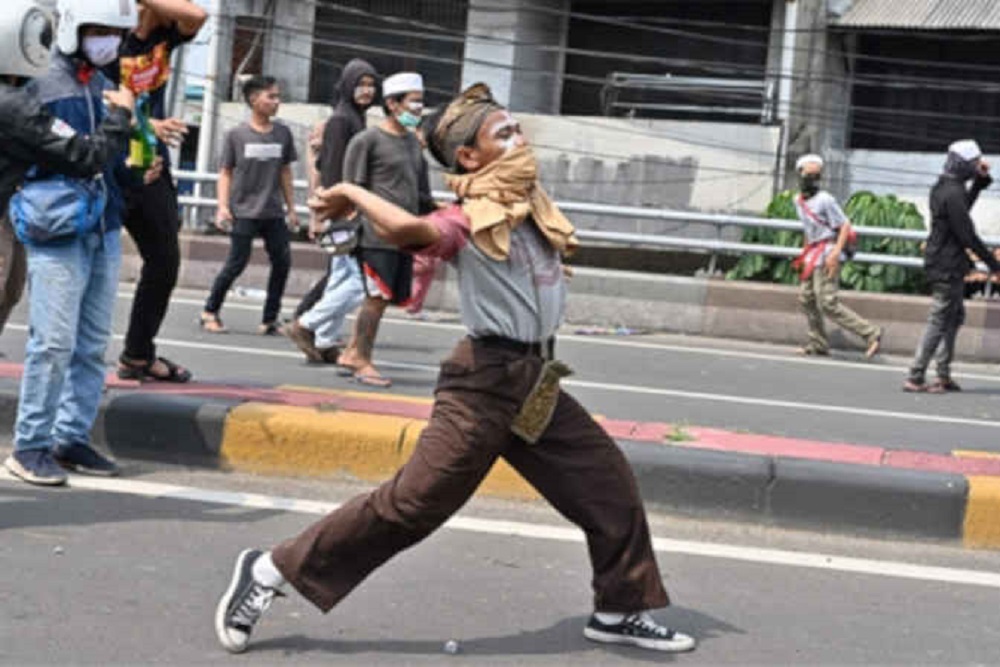 जोको विडोडो के फिर से इंडोनेशिया का राष्ट्रपति चुने जाने के विरोध में भड़की हिंसा, छह की मौत