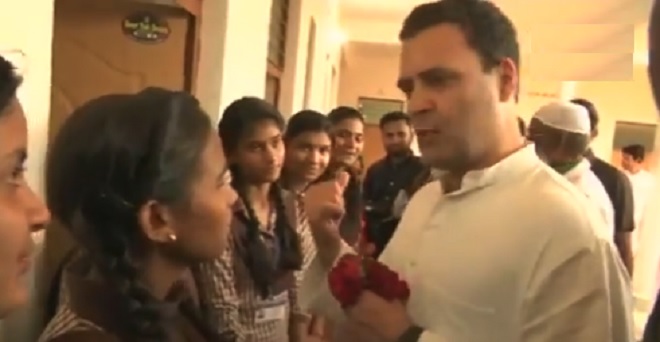 अमेठी में छात्राओं ने राहुल को बताई बिजली-पानी की समस्या, जवाब मिला- मोदी-योगी से पूछिए