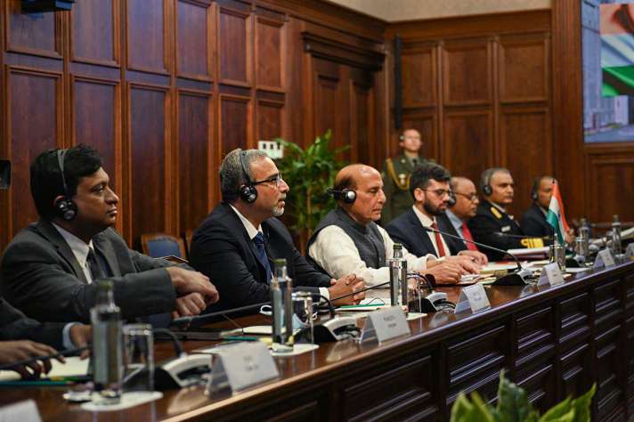 बैठक के बाद रक्षा मंत्री राजनाथ सिंह ने कहा, चीन करे एलएसी का सम्मान; यथास्थिति को बदलने का प्रयास न करे