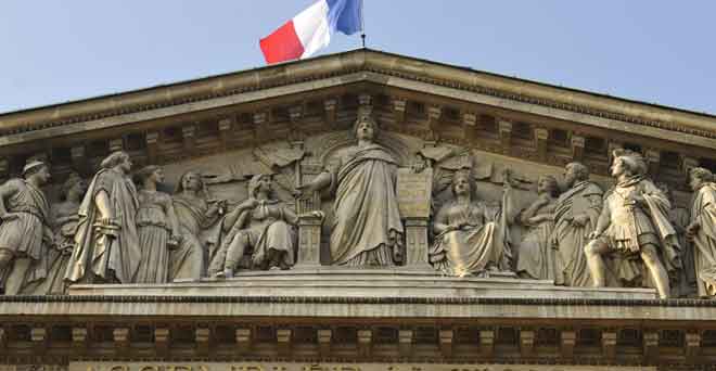 फ्रांस में गलती करना भी अधिकार