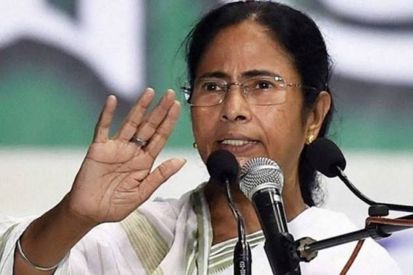 पश्चिम बंगालः ममता बनर्जी चुनी गईं विधायक दल की नेता, 5 मई को लेंगी मुख्यमंत्री पद की शपथ