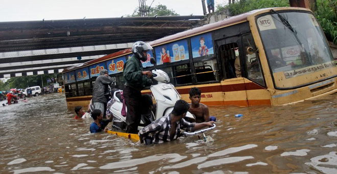 तमिलनाडु में बेमौसम बारिश से अबतक 120 मरे, कल फिर आफत