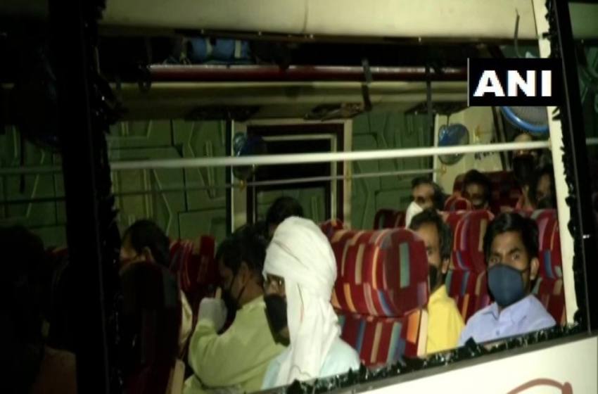 दिल्ली से अन्य राज्यों में जाने वाले प्रवासी श्रमिकों का आरोप- बसों में यात्रा के लिए वसूला गया अधिक किराया
