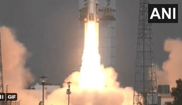 इसरो के नाम एक और कामयाबी, तीन उपग्रहों के साथ एसएसएलवी ने श्रीहरिकोटा से दूसरी ‘विकास उड़ान’ भरी