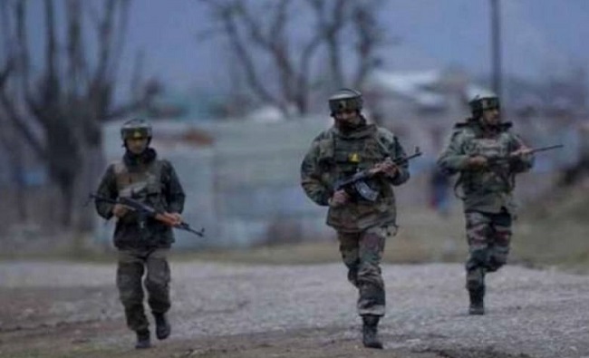 जम्मू और कश्मीर: शोपियां में 'चरणबद्ध' मुठभेड़ में मारे गए 3 लोगों के परिजनों को दी गईं सरकारी नौकरियां