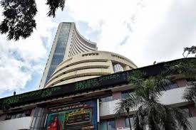 शेयर बाजारों में 10 महीने की सबसे बड़ी गिरावट, बीएसई की कंपनियों का मार्केट कैप 5.3 लाख करोड़ रुपए घटा
