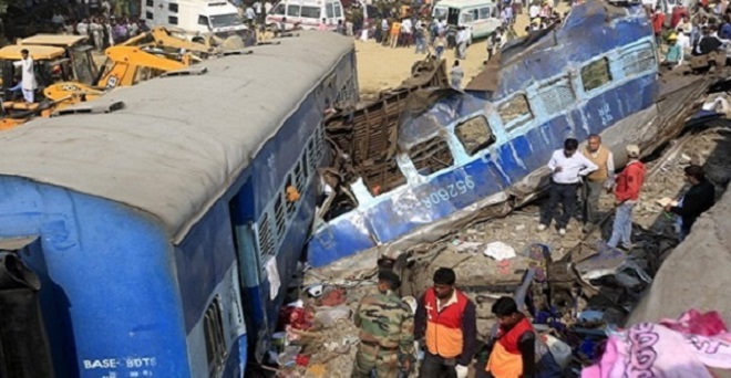 कानपुर रेल हादसा: मृतकों की संख्या हुई 100 के पार, मौके पर पहुंचे रेल मंत्री