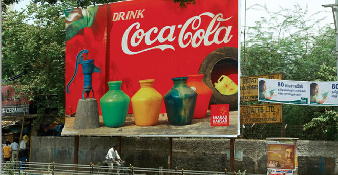 कोका-कोला पर जल संकट पैदा के आरोप, नार्वे से आई रिपोर्ट