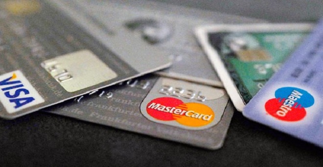 डेबिट कार्ड से शॉपिंग हो जाएगी सस्ती, रिजर्व बैंक ने किए ये बड़े बदलाव