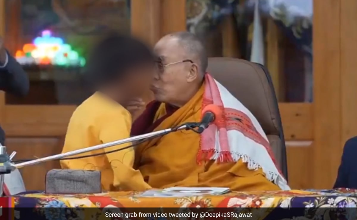 वीडियो पर विवाद: दलाई लामा ने अपने शब्दों से आहत होने' के लिए मांगी माफी