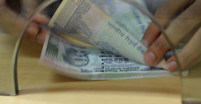 बैंकों से कैश ट्रांजैक्शन महंगा हुआ, 4 मुफ्त लेन-देन के बाद हर बार 150 रुपये लगेंगे