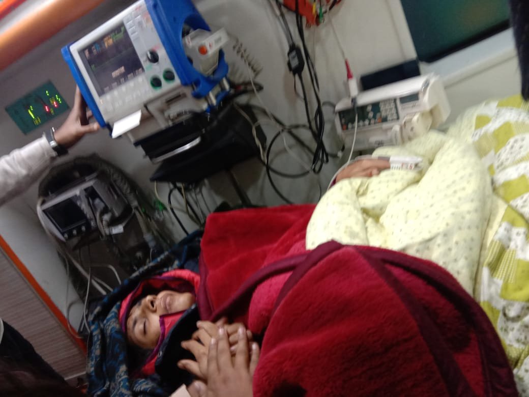 भूख हड़ताल पर बैठीं स्वाति मालीवाल की तबीयत बिगड़ी, अस्पताल में भर्ती