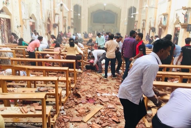 श्रीलंका धमाका मामले में पुलिस ने 13 लोगों को किया गिरफ्तार, मरने वालों की संख्या बढ़कर 290 हुई