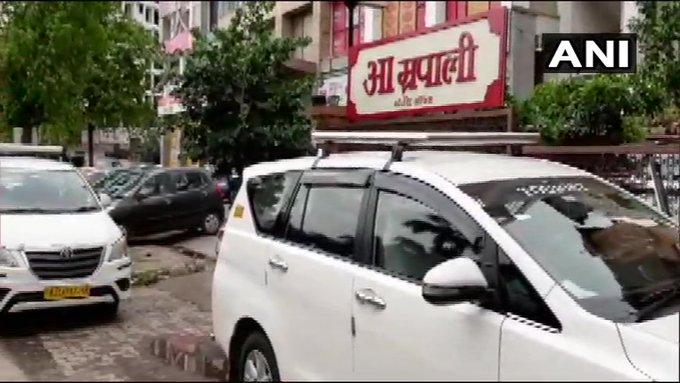 सियासी संकट के बीच राजस्थान-महाराष्‍ट्र में कांग्रेस नेताओं के ठिकानों पर आयकर विभाग की छापेमारी
