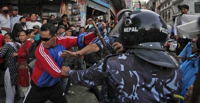 नेपाल पर भारत से सावधानी, संयम की अपेक्षा | नीलाभ मिश्र