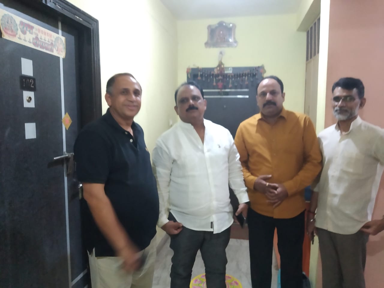 रसूख वाला है रेमडेसिविर की कालाबाजारी में पकड़ा गया राजीव सिंह, मंत्री और आइपीएस के साथ तस्‍वीर वायरल