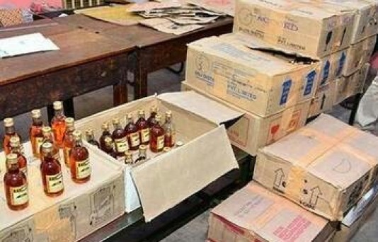 जहरीली शराब मामले में लुधियाना का कारोबारी गिरफ्तार, अब तक हुई 40 गिरफ्तारियां