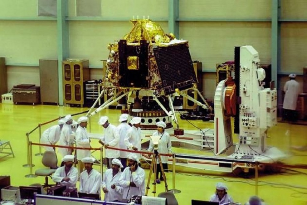 तकनीकी खामी की वजह से चंद्रयान-2 का प्रक्षेपण टला, बाद में किया जाएगा नई तारीख का ऐलान