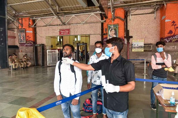 कोरोना संकट: अब C.1.2 वैरिएंट ने बढ़ाई चिंता, मुंबई एयरपोर्ट को नियमों में करना पड़ा बड़ा बदलाव, जानें- इसके बारे में अहम बातें