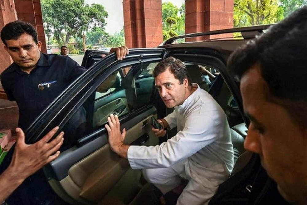कांग्रेस में इस्तीफों के बीच राहुल गांधी ने आज पार्टी के सभी मुख्यमंत्रियों की बुलाई बैठक