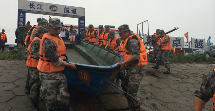 चीन में 450 यात्रियों से भरा जहाज डूबा